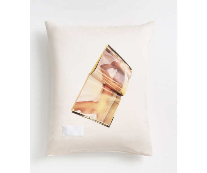 Magazine man Pearl pillow